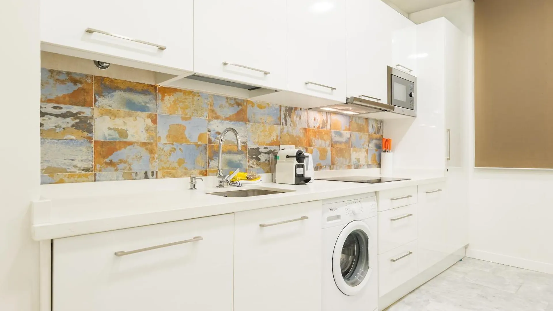Spacious Functional - 1 Bd 1Bth - City Center Seville Apartment
